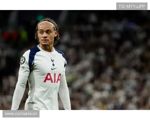 法布雷加斯与哈维:组织核心分化,球权分配更前置 vs 体系内循环