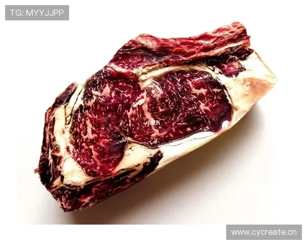 哈兰德冰箱里塞满牛排，训练完直接啃生肉？